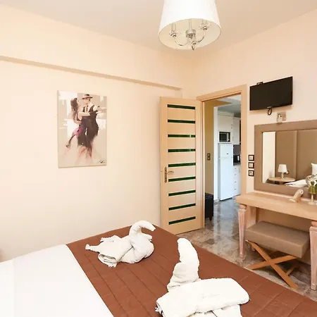 מלון דירות Skiathos Argento 4*